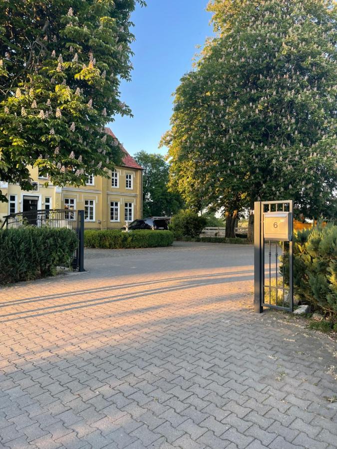 Ferienwohnung Mit Kamin Und Traumhafter Dachterrasse Mit Weitblick In Die Natur Neu Gaarz Exterior photo