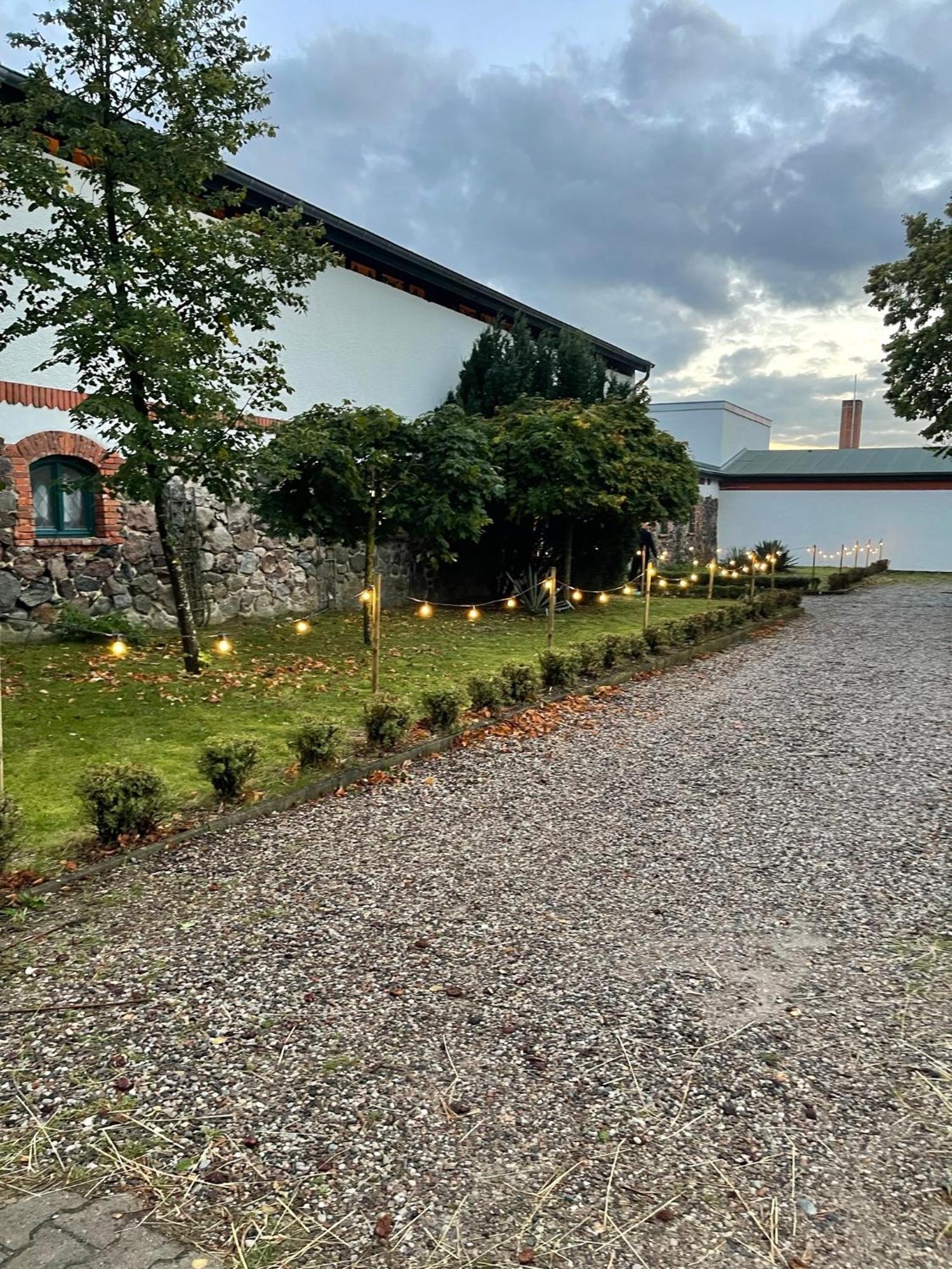 Ferienwohnung Mit Kamin Und Traumhafter Dachterrasse Mit Weitblick In Die Natur Neu Gaarz Exterior photo
